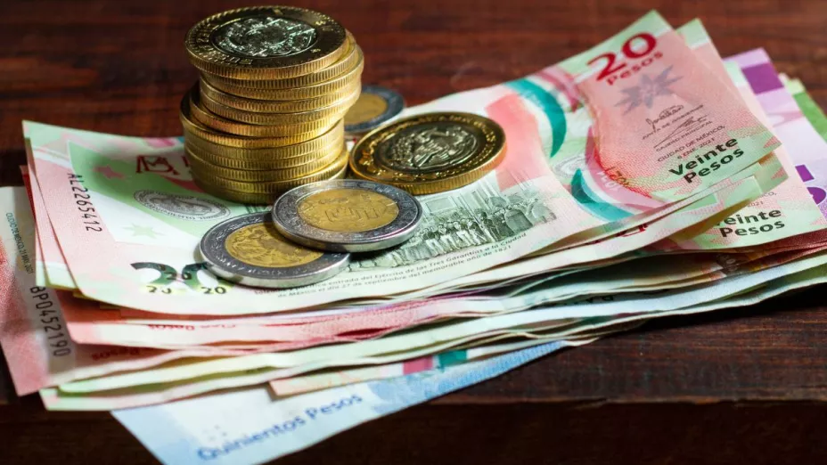 Proponen doble aguinaldo para trabajadores en México en 2023