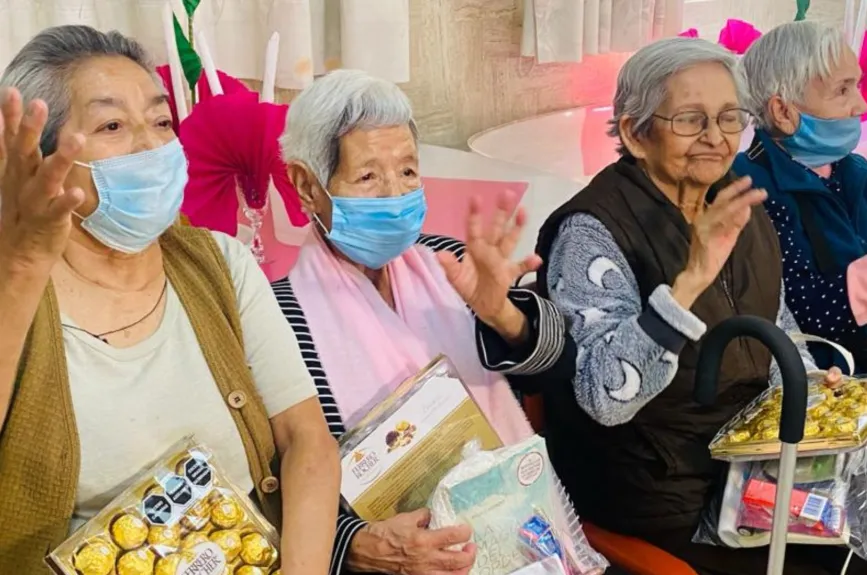 Con regalos, pastel, música en vivo y la mejor actitud, celebramos a varias mamás de México con motivo del 10 de mayo. Esta es la magia de la campaña “Amor a Mamá"