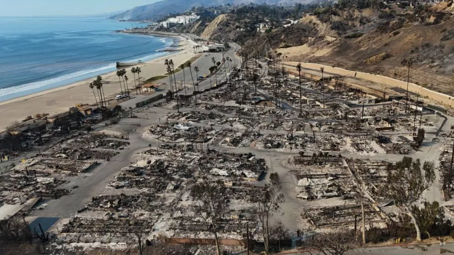 ¿Qué afectaciones han dejados los incendios en California hoy viernes 10 de enero de 2025