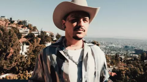 nodal infiel cazzu con fan esto se sabe