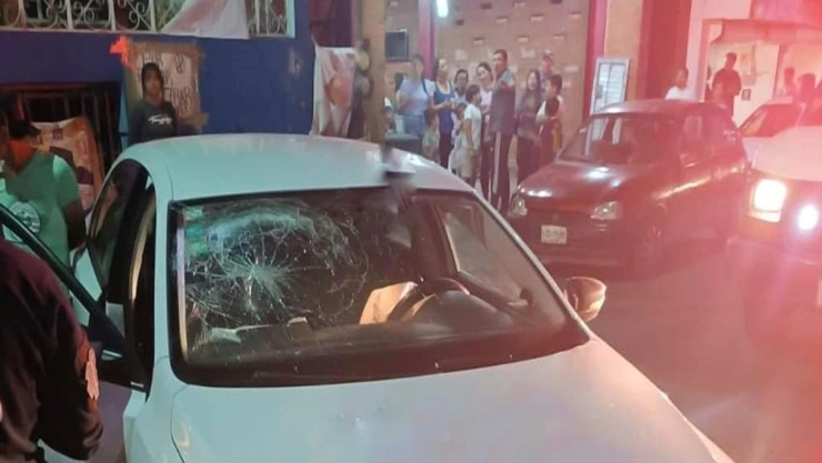 Adulto mayor muere de un infarto y se impacta contra muro de contención en la carretera federal Puebla-Tehuacán