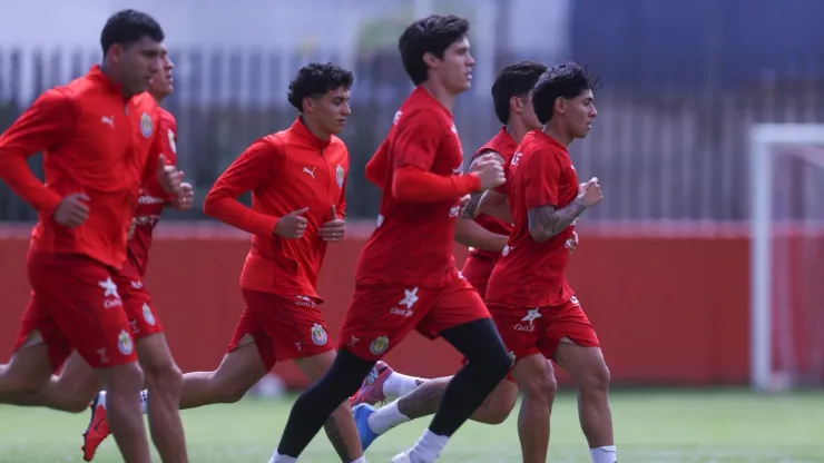 Chivas sufre baja en plena pretemporada del Apertura 2026
