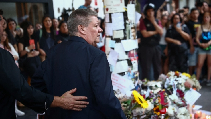 Papá de Liam Payne llega a Buenos Aires para reconocer el cuerpo de su hijo