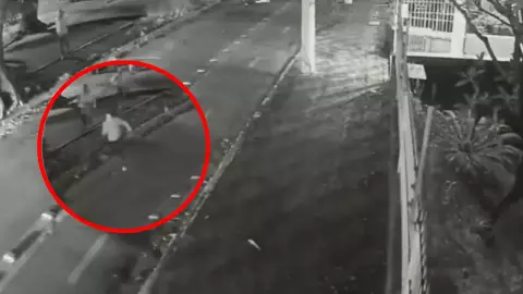 Mujer atropellada por un camión en Brasil; video.jpg