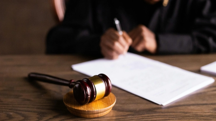 Un juez les dictó prisión preventiva a los tres acusados de engañar a familias para quitarles sus predios en Mérida.