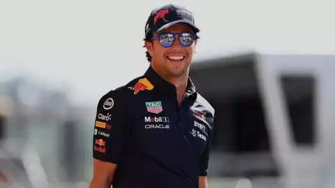 Conmemorativo casco de Sergio Pérez para correr en México