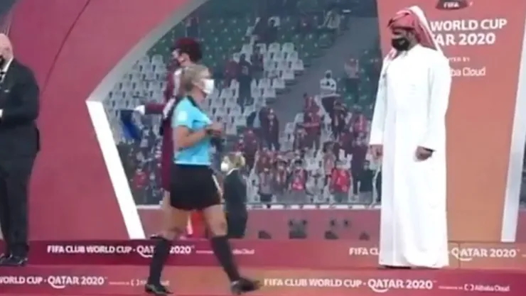jeque-ignora-mujer-mundial-qatar.jpg