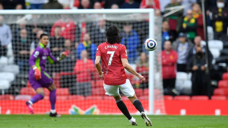 Edinson Cavani desde 40 metros