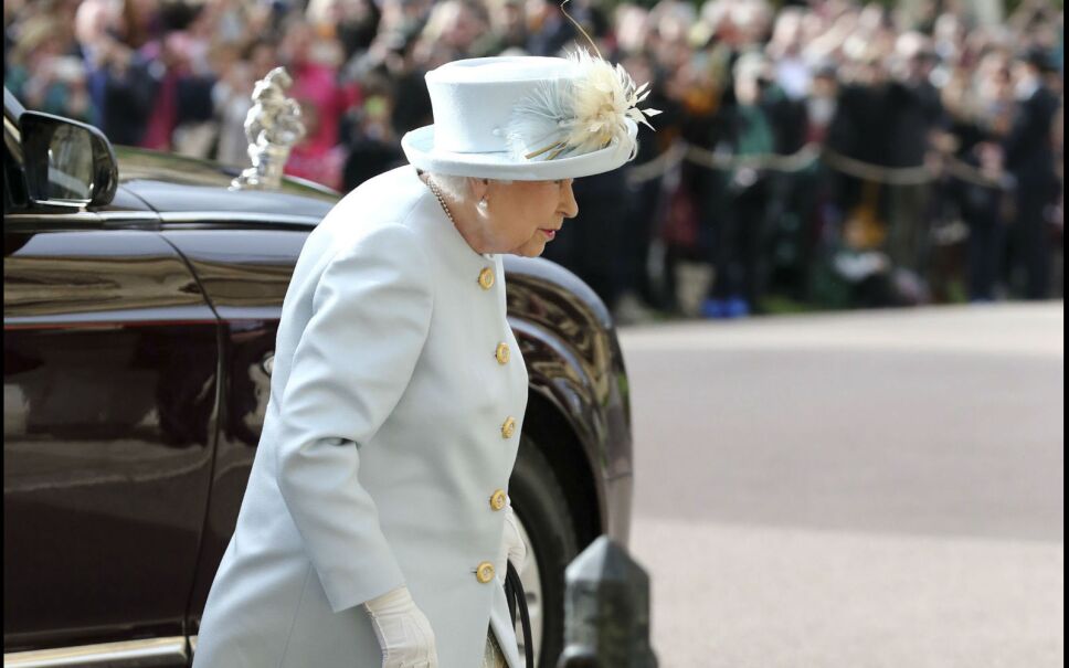 Y la familia real británica no podía faltar; empezando por la reina Isabel, quien llegó en medio de las ovaciones como siempre.