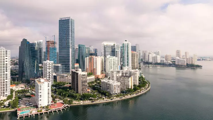 Los inversionistas latinoamericanos eligen comprar sus propiedades en Miami, Florida