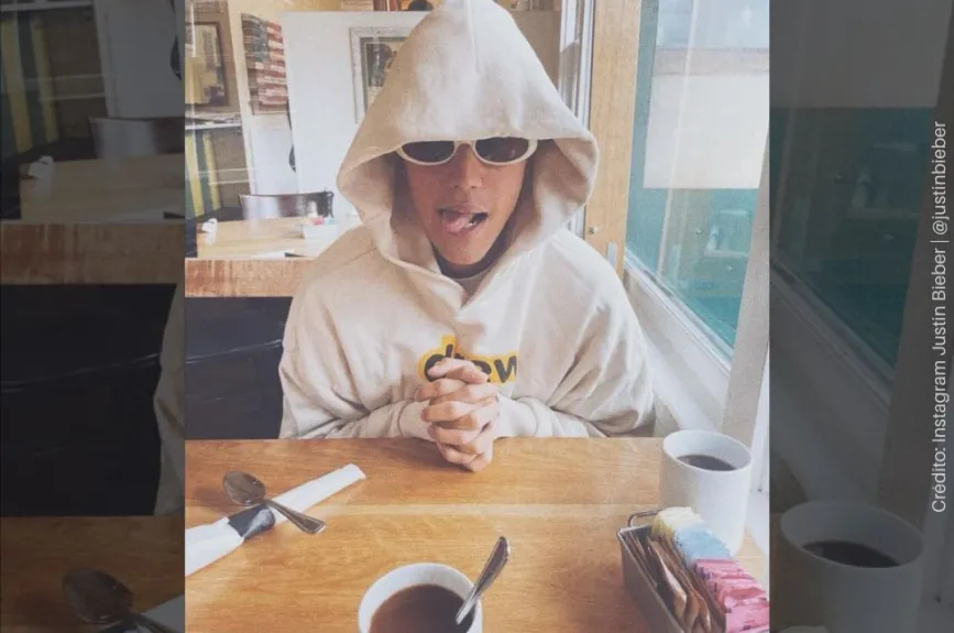 Justin Bieber selfie.jpg
