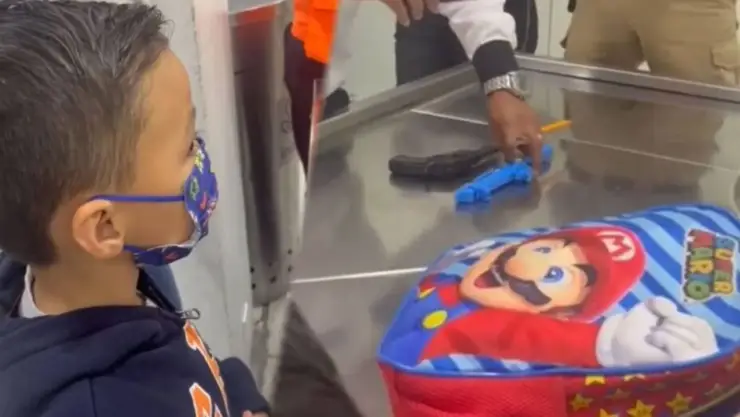 Niño detenido