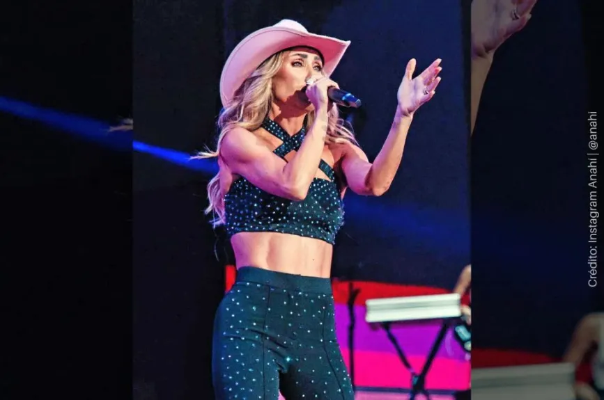 Anahi de perfil.jpg