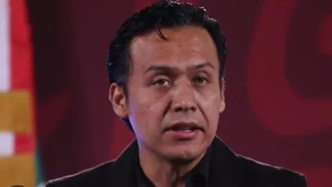 Marx Arriaga sale de la SEP