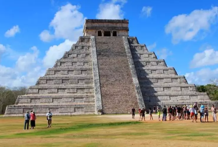 chichen-itza_1.jpg