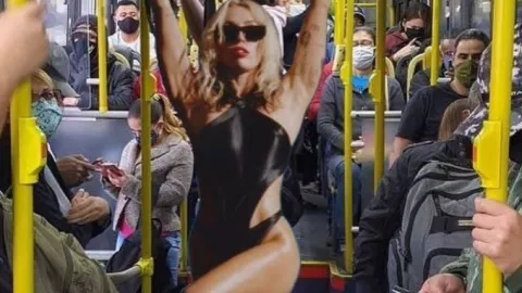 ¿El nuevo disco de Miley Cyrus es surreal? Esto dicen los fans