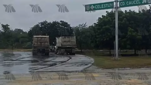 ÚLTIMA HORA Fuerte accidente vehicular deja derrama de diésel en la Carretera Mérida-Tetiz