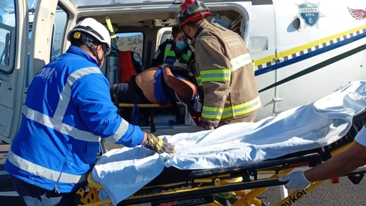 Accidente múltiple en la carretera Morelia-Pátzcuaro deja ocho heridos, dos en estado grave