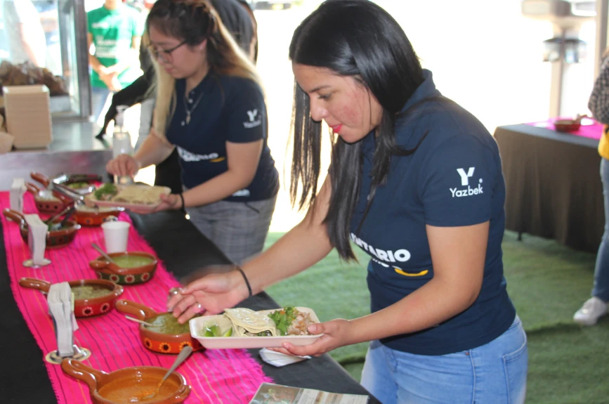 Ricos y deliciosos platillos tuvimos en el centro de acopio