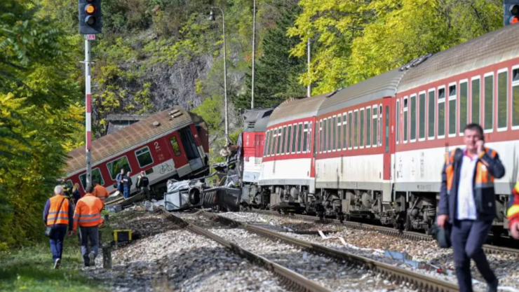 Portada - 2025-10-13T152352.333.png