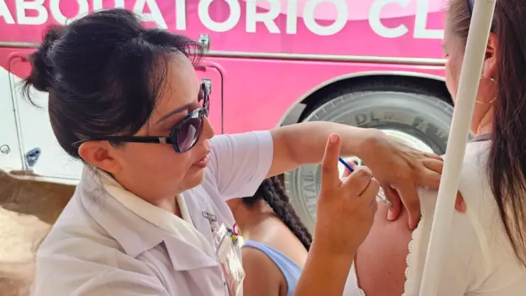 Invita SESA a vacunarse contra la influenza y el Covid-19 en Quintana Roo.jpg