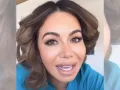 Chiquis anillo despeinada.jpg