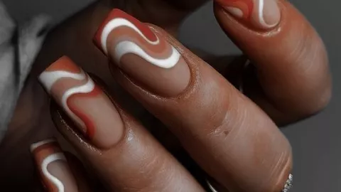 Decoraci&oacute;n de u&ntilde;as sencillas: 7 modelos que puedes usar en marzo de 2026