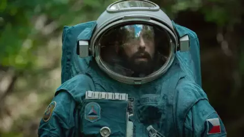 Spaceman, esto es lo que debes de saber de la película de Adam Sandler en Netflix.jpg