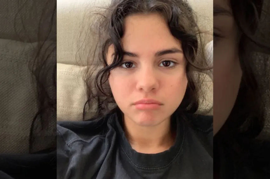 Selena sin maquillar.jpg