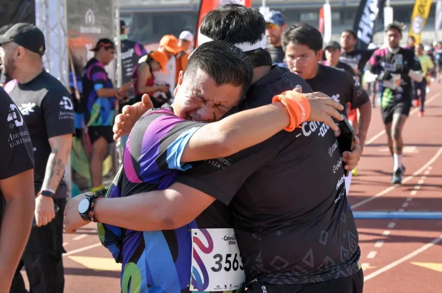 Así se vivió la Carrera Azteca 2025 en el Estadio Olímpico Universitario