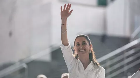 Claudia Sheinbaum se defiende de críticas tras entrevista donde dijo que era “violenta”