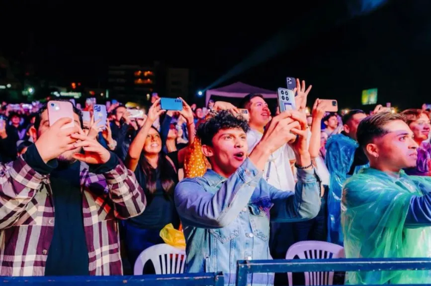 Danna concierto en Ecuador.jpg