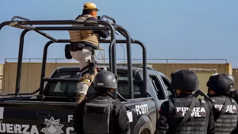 Detienen a Brad Pitt en operativo contra banda delictiva en Monterrey