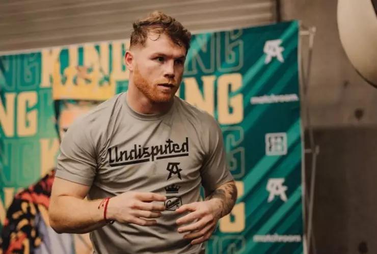 Canelo Álvarez explota contra Messi por un video con la camiseta mexicana en el suelo