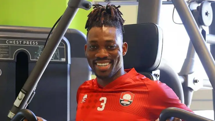 Futbolistas envían mensajes a Atsu, jugador fallecido en Turquía