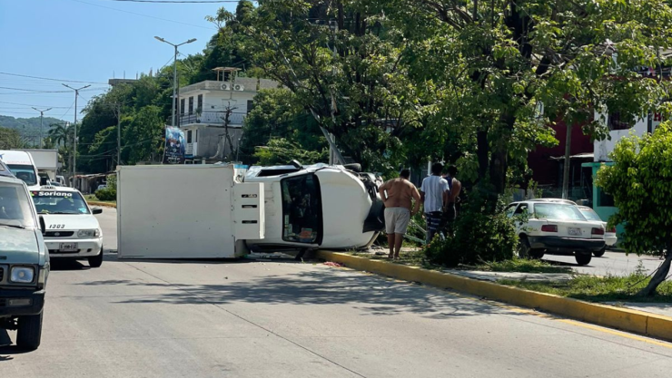 Camión volcado
