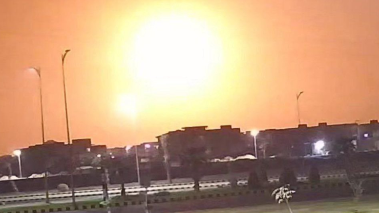 India lanza ataque con misiles sobre Pakistán.