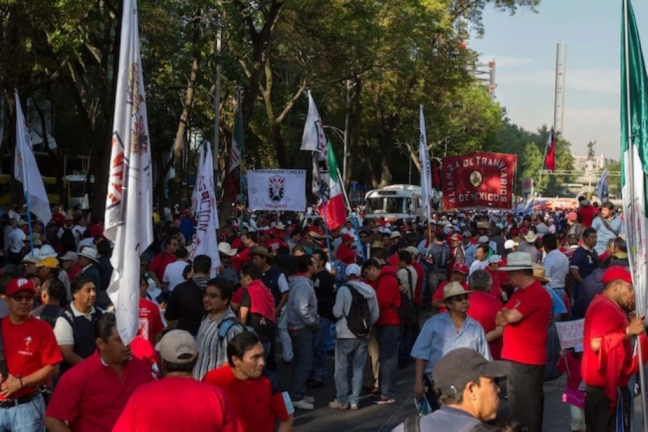 El contingente más numeroso es el del Sindicato de Telefonistas de la República Mexicana (STRM)