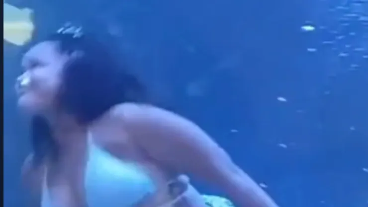 video de sirena que se ahoga.jpg