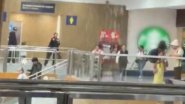 AICM hoy: lluvia provoca cascadas y encharcamientos en Terminal 1 de CDMX; qué pasa con los vuelos