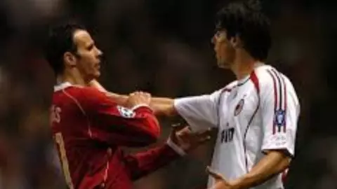 La anécdota entre Giggs y Kaká en partido de Champions 2007; esto ocurrió detrás de la famosa foto.jpg