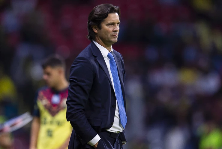 Santiago Solari sale del América