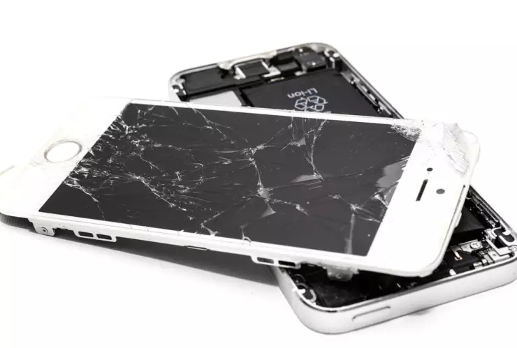 Mueren cuatro personas tras explosión de celular