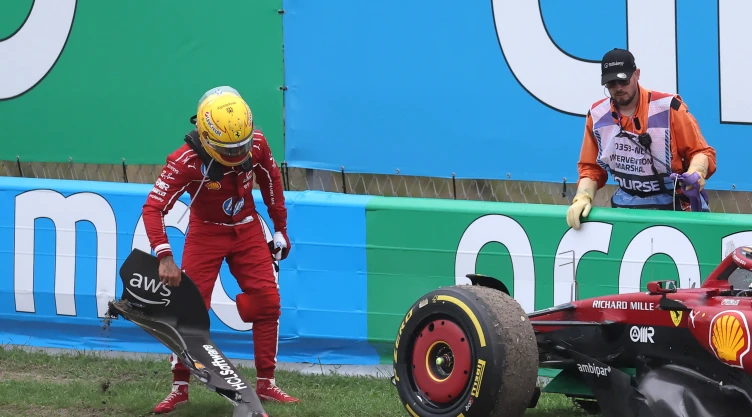 Lewis Hamilton tras su choque en el GP de los Países Bajos