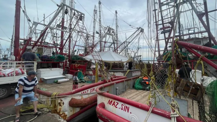 Pescadores regresan a tierra por efectos de Lidia