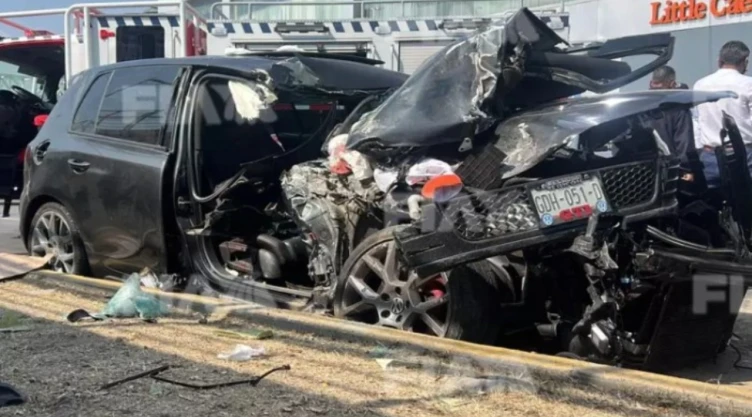 Aparatoso choque múltiple centro comercial San Ángel HOY: Accidente Vía Atlixcáyotl muerte heridos caos Puebla