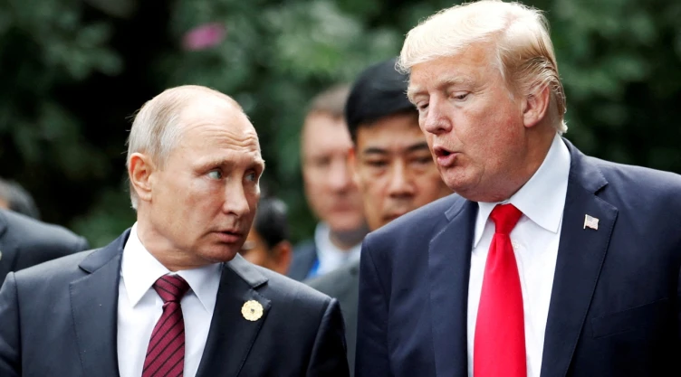 Trump confirma reunión con Putin en Alaska. El encuentro busca un acuerdo de paz con concesiones territoriales a Rusia.