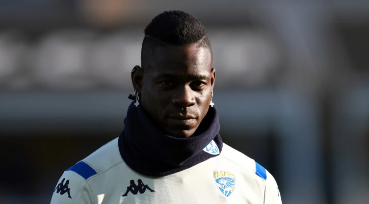 Mario Balotelli en la agenda del América
