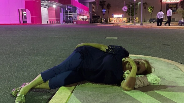 mujer-estacionamiento.jpg