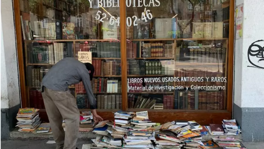 libreria a atraves del tiempo.jpg